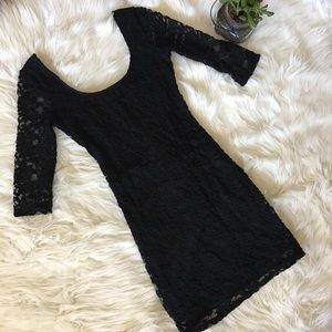 NWT! 🖤 Black Lace 3/4 Sleeve BodyCon Dress